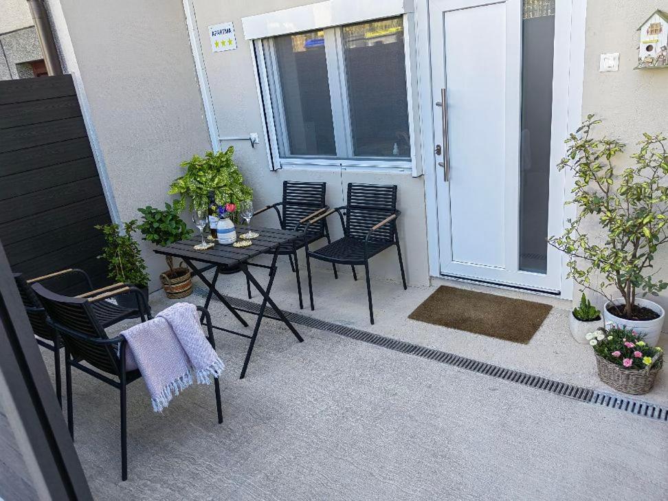 Home-In Apartma Ljubljana Exterior foto